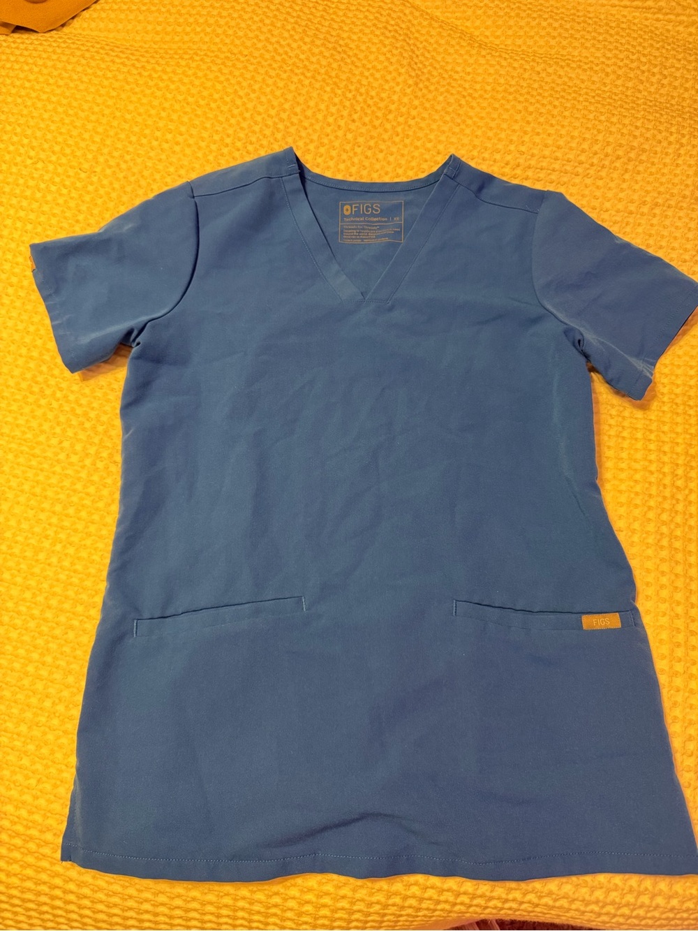 FIGS Casma Three-Pocket Scrub Top™ in Royal Blue
